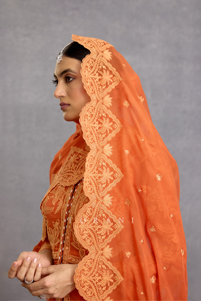 Kesari Ayra Odhni