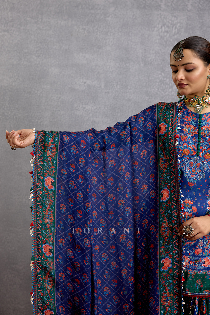 Mayurika Dakshaa Odhni