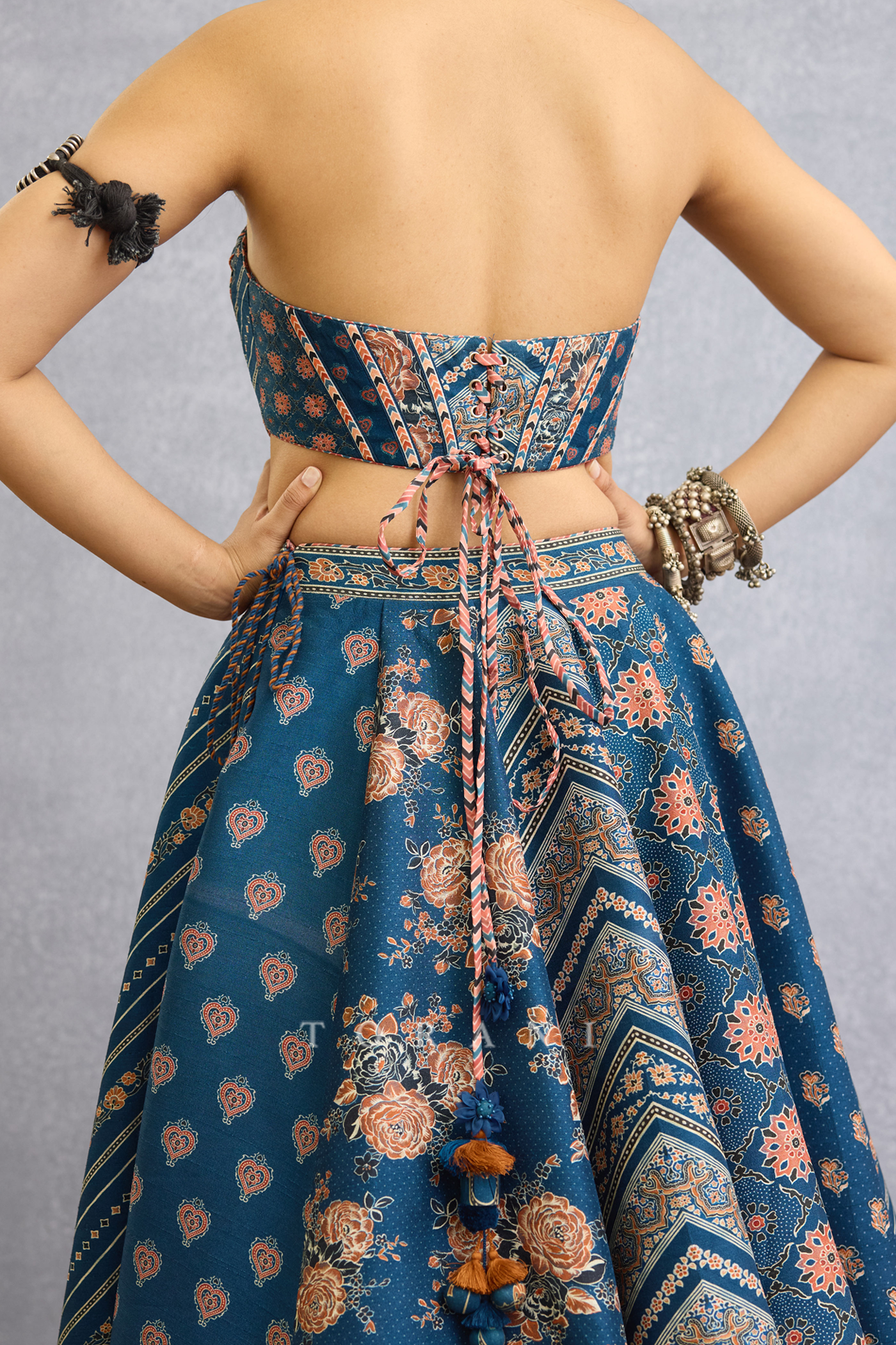 Neelam Charvi Corset