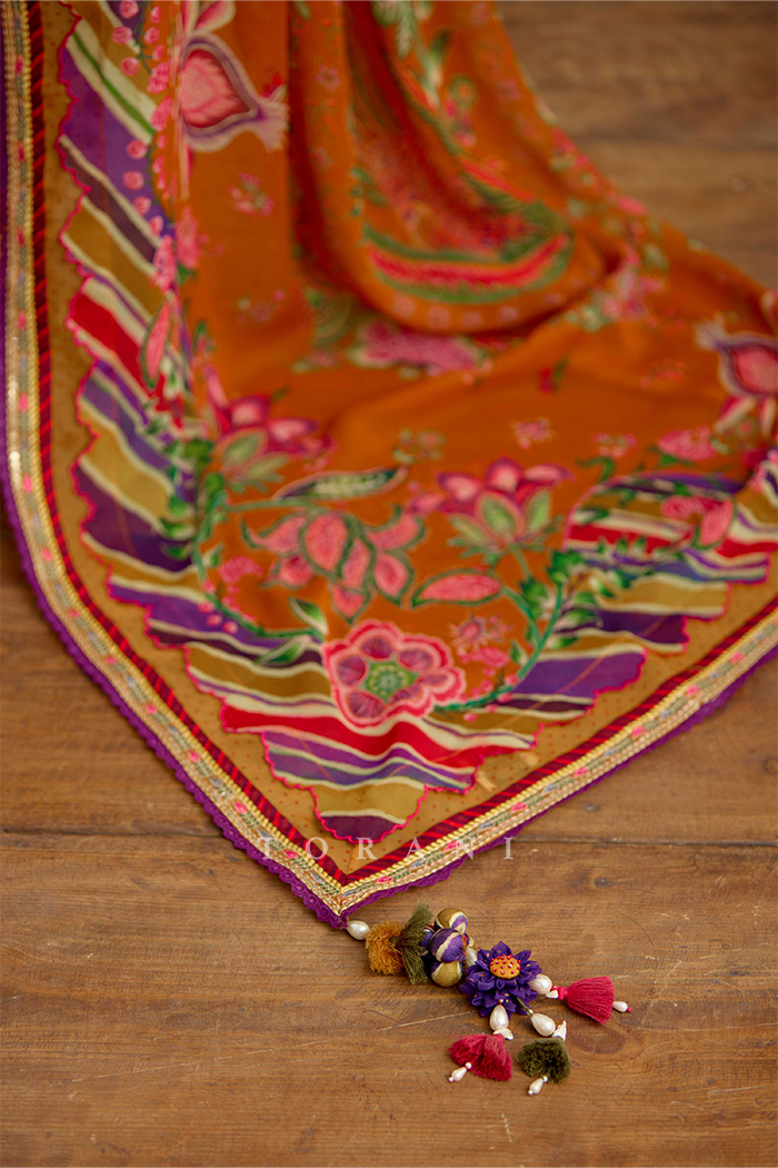 Komudika Sandhya Saree