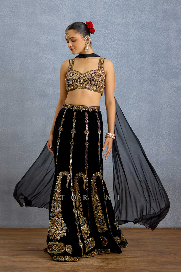 Siyahi Vanya Lehenga Set