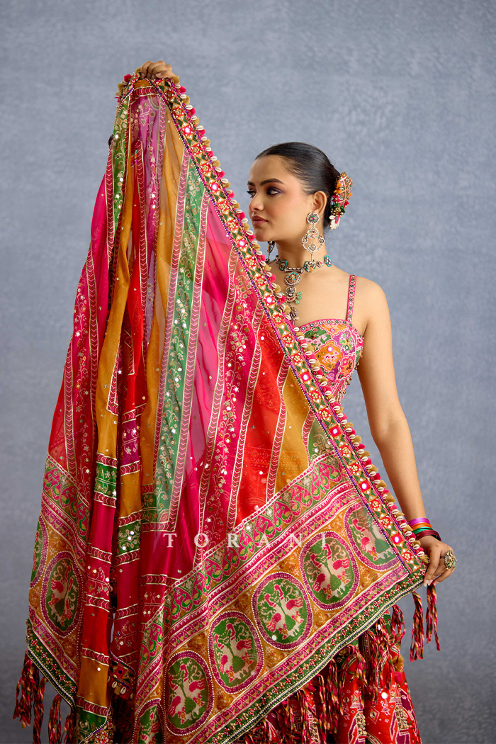 Rangili Dhruvi Drashti Odhni