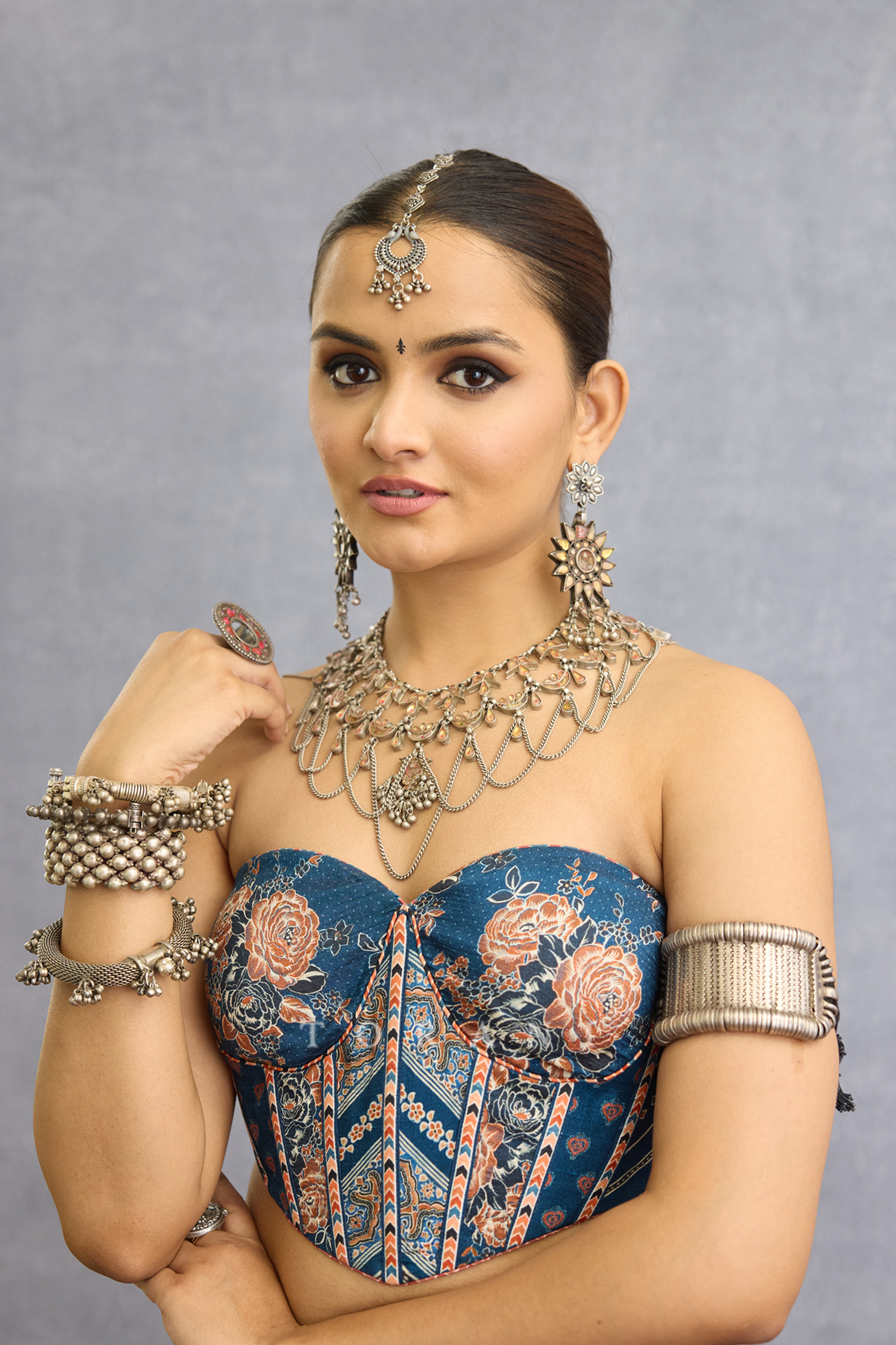 Neelam Charvi Corset