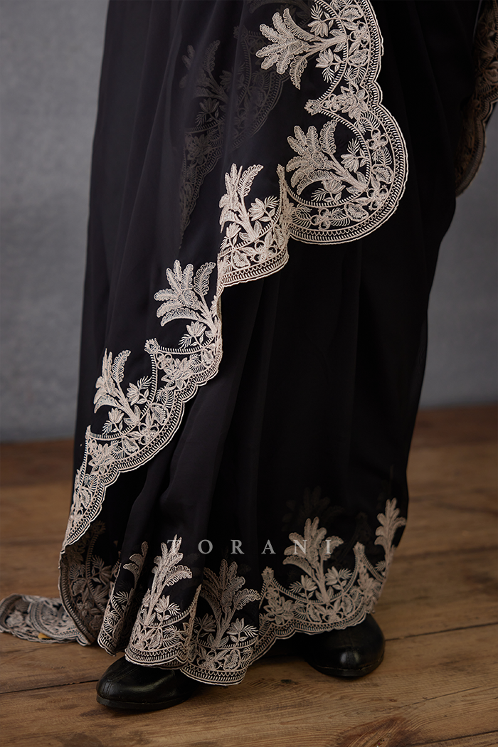 Raat Rani Afrah Saree