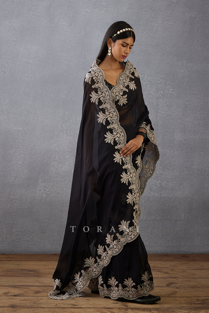 Raat Rani Afrah Saree