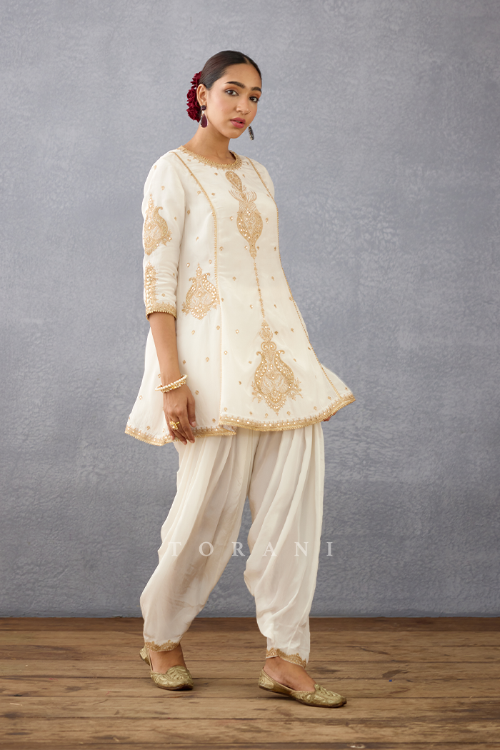 Gul-Bano Mariam Kurta Set