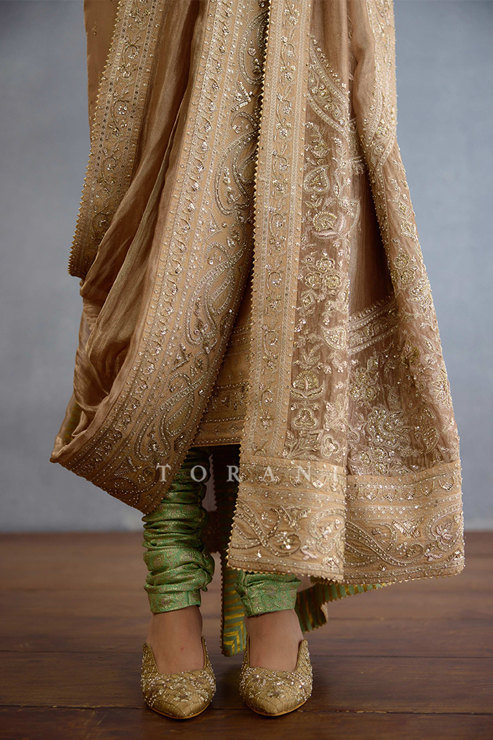Talai Jahaanaara Khada Dupatta
