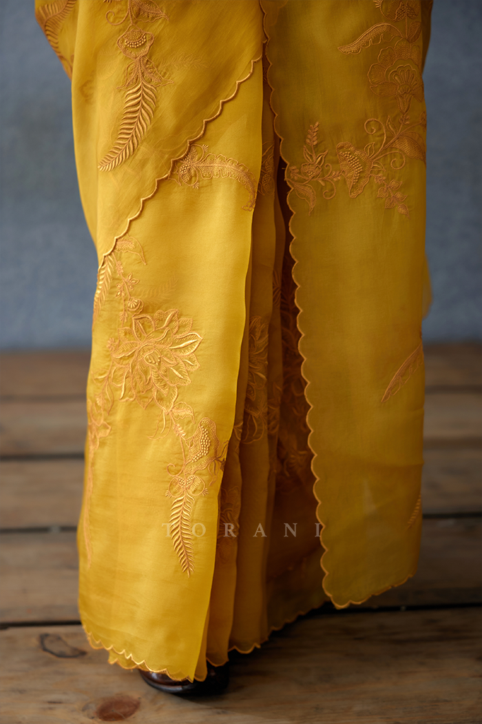 Amaltas Pankhuri Saree