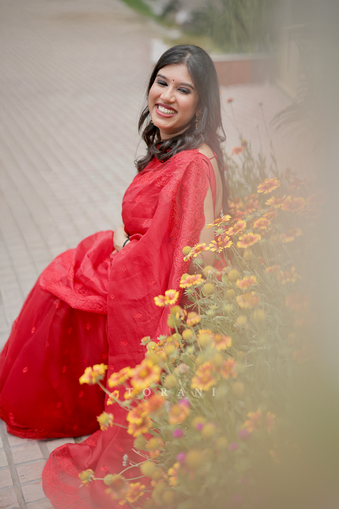 Rhea Srivastava is our Surkh Anahita Saree