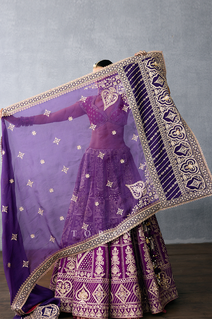 Neeraj Manmayi Odhni