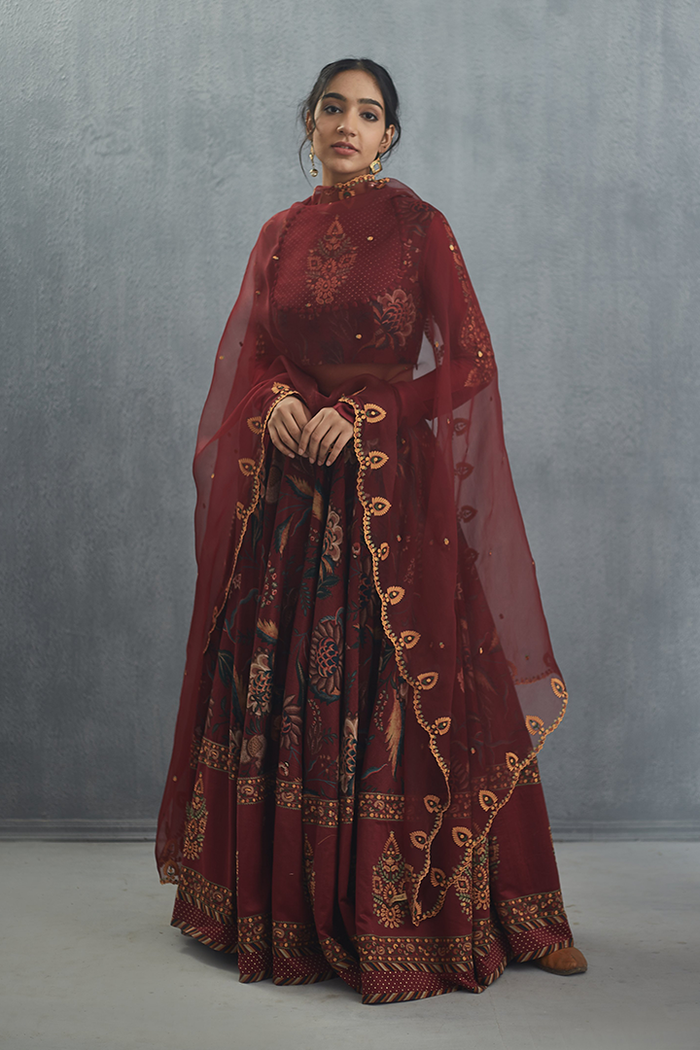 Sanobar Bindu Aari Waraq Lehenga Set