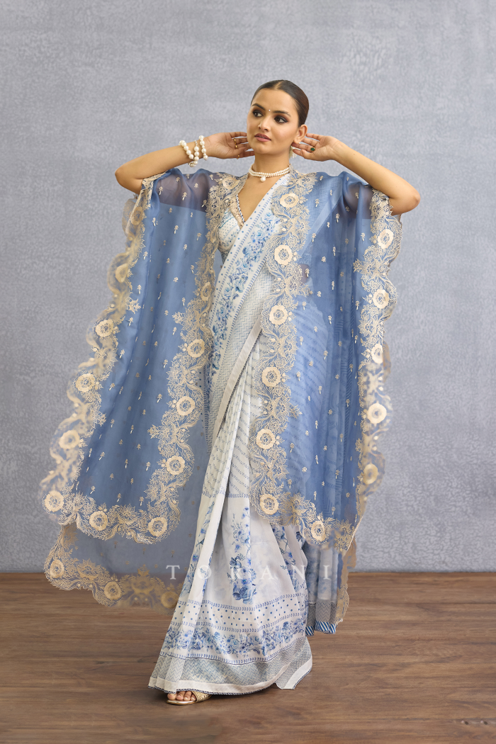 Neeli Gauraiya Poulami Saree Set