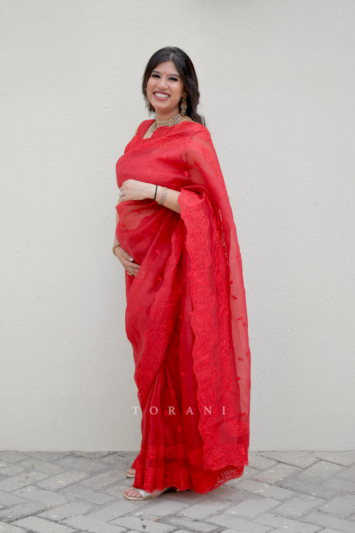 Rhea Srivastava is our Surkh Anahita Saree