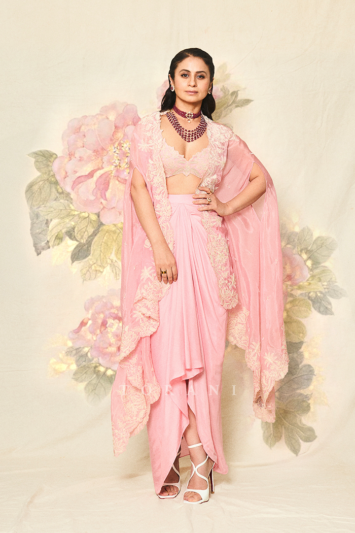 Gulaban Zuri Cape Set