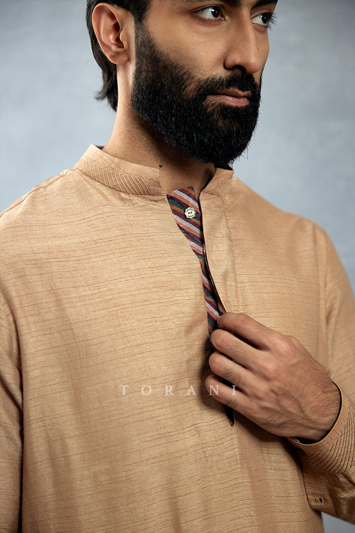 Chandan Onir Bandi Set