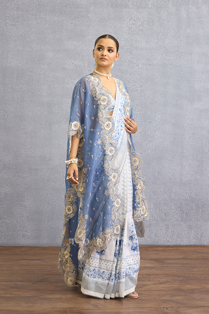 Neeli Kali Poulami Cape