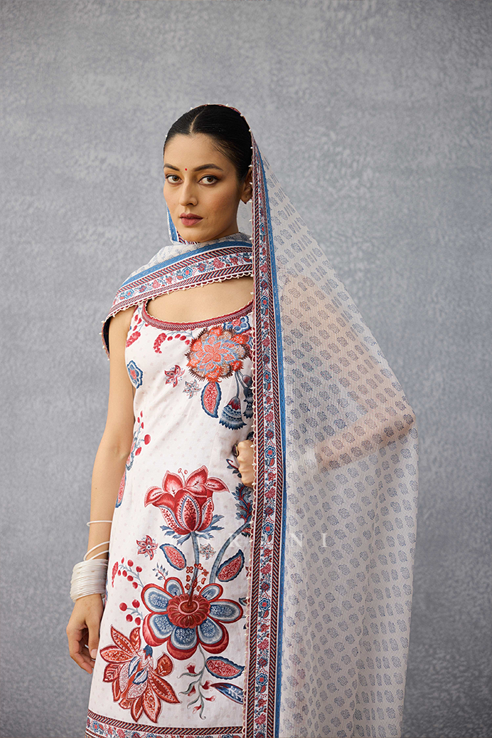 Coromandel Anvita Kurta Set