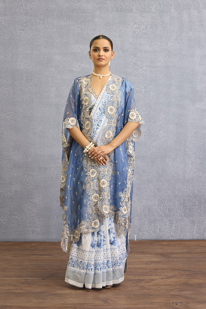 Neeli Gauraiya Poulami Saree Set