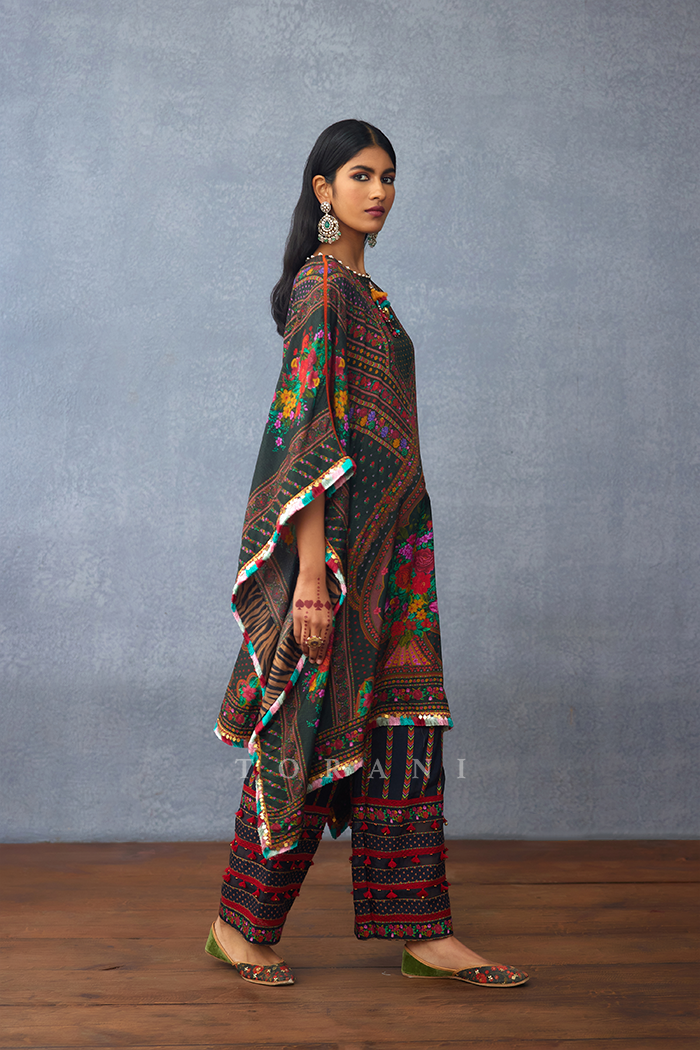 Dil Shadaab Friya Kaftan Set