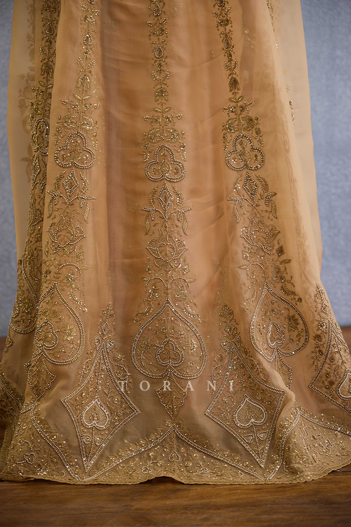 Kasoori Dilruba Cape