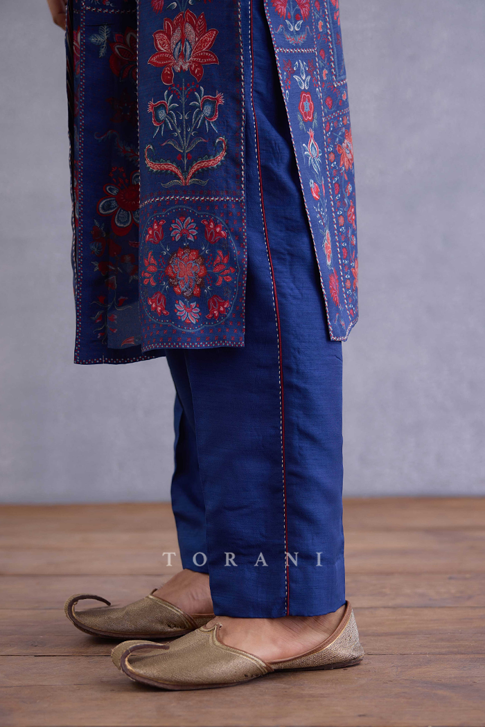 Neelambar Viraaj Kurta Set