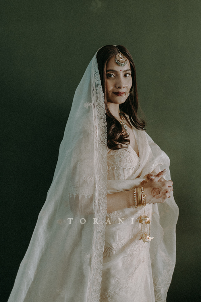 Abhilasha Kanda in our Swetah Pankhuri Saree Set