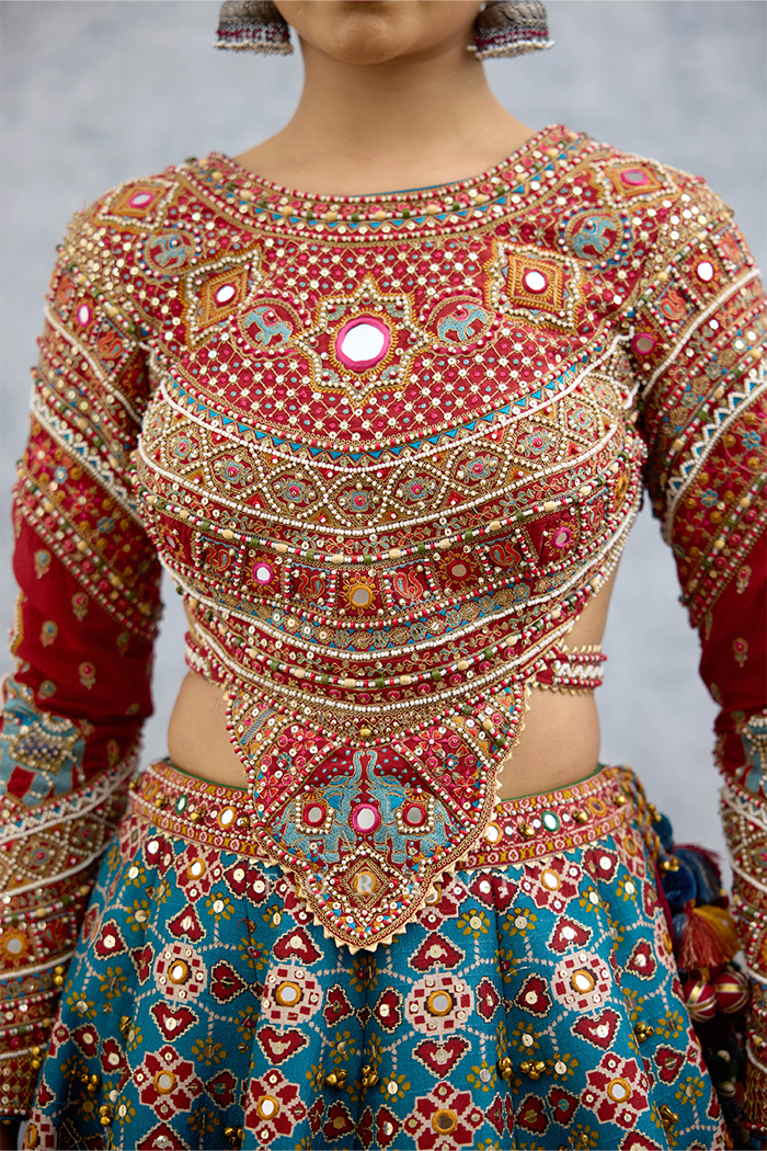 Kanak Varnaabha Lehenga Set