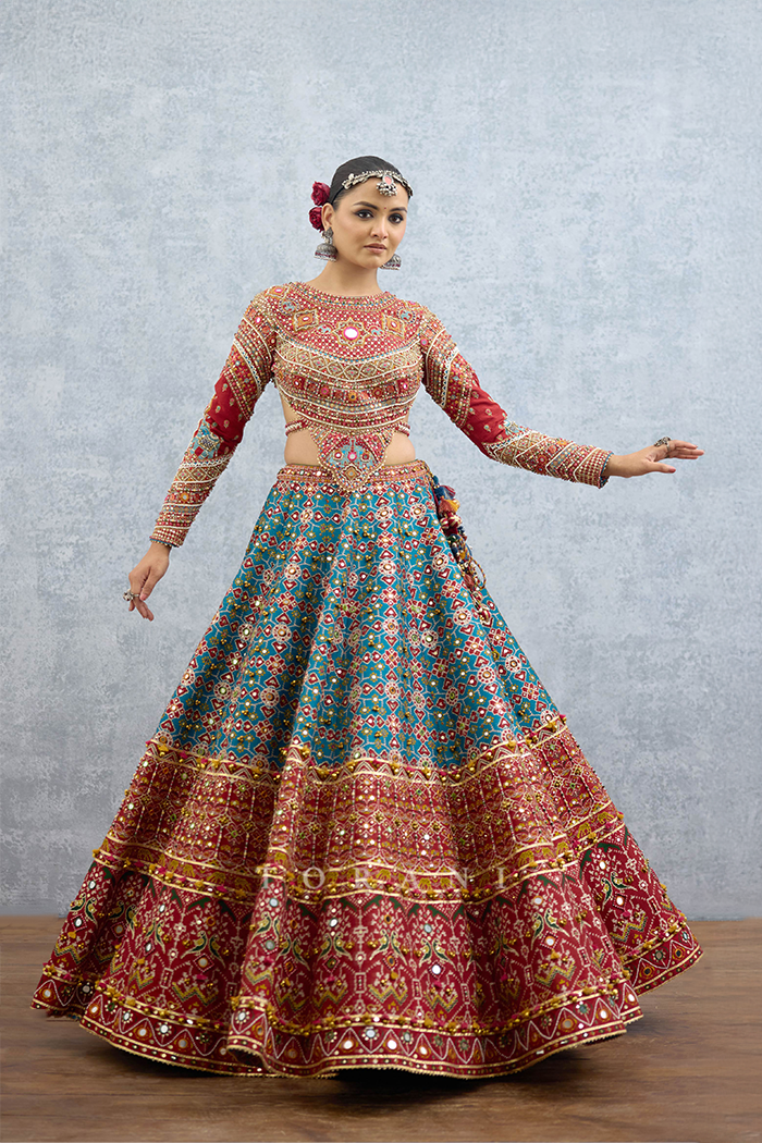 Kanak Varnaabha Lehenga Set
