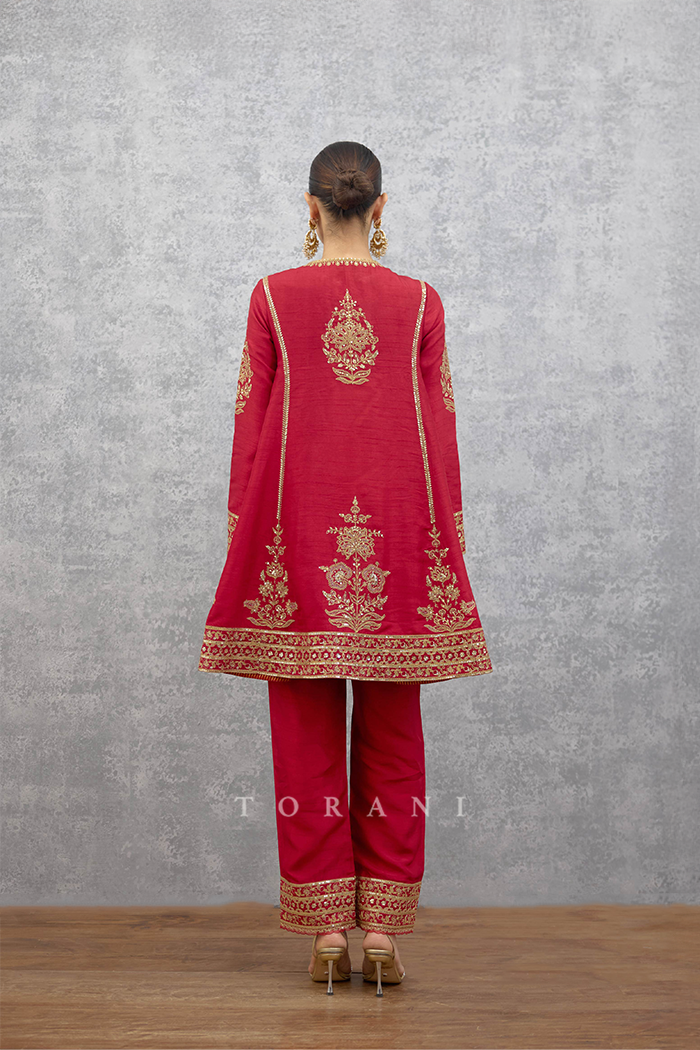 Lakshma Urwa Kurta Set
