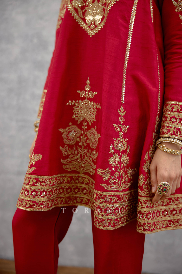 Lakshma Urwa Kurta Set