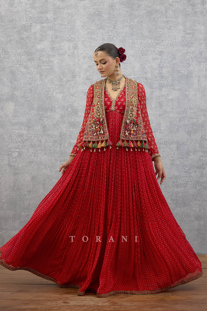 Raktika Baroque Cape Set
