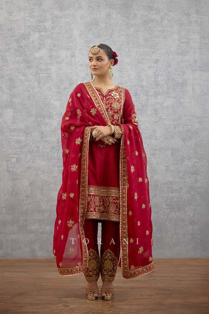 Lakshma Ayub Kurta Set