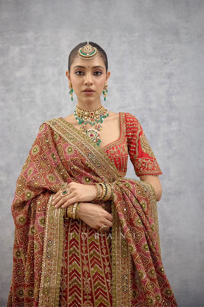 Lakshma Asma Odhni