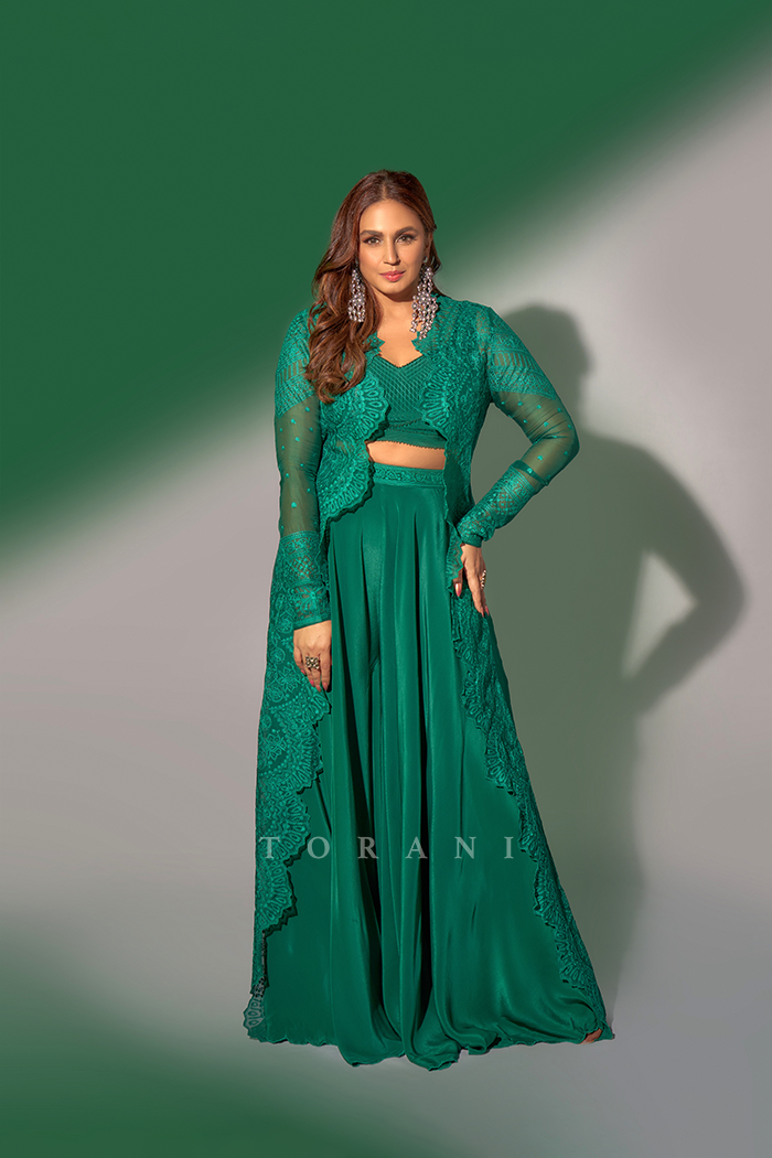 Huma Qureshi In Our Sabz Daavya Cape Set
