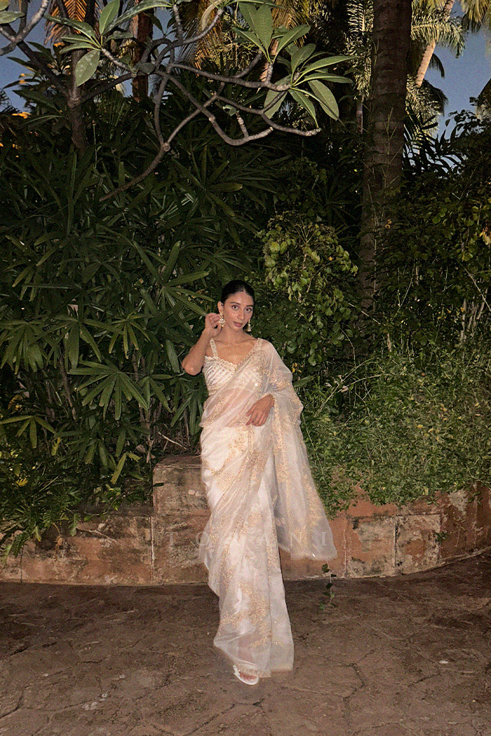 Dolly Singh in our Gul-Bano Daavya Zarra Saree Set