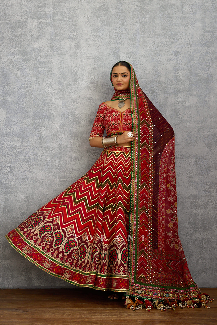 Surkhi Unsara Lehenga Set