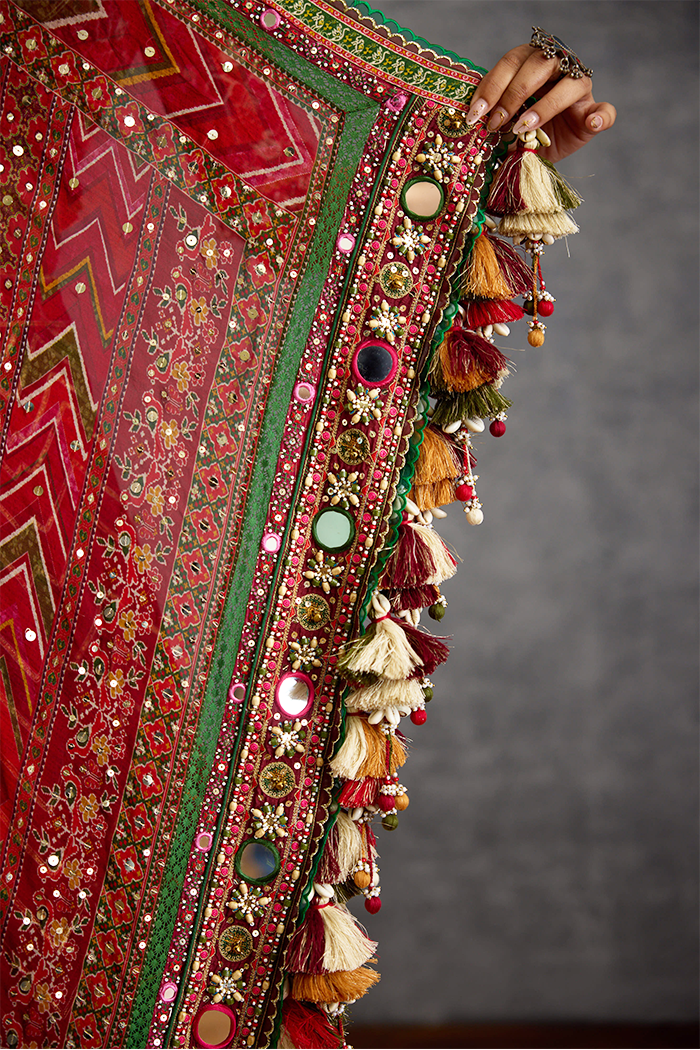 Surkhi Unsara Lehenga Set