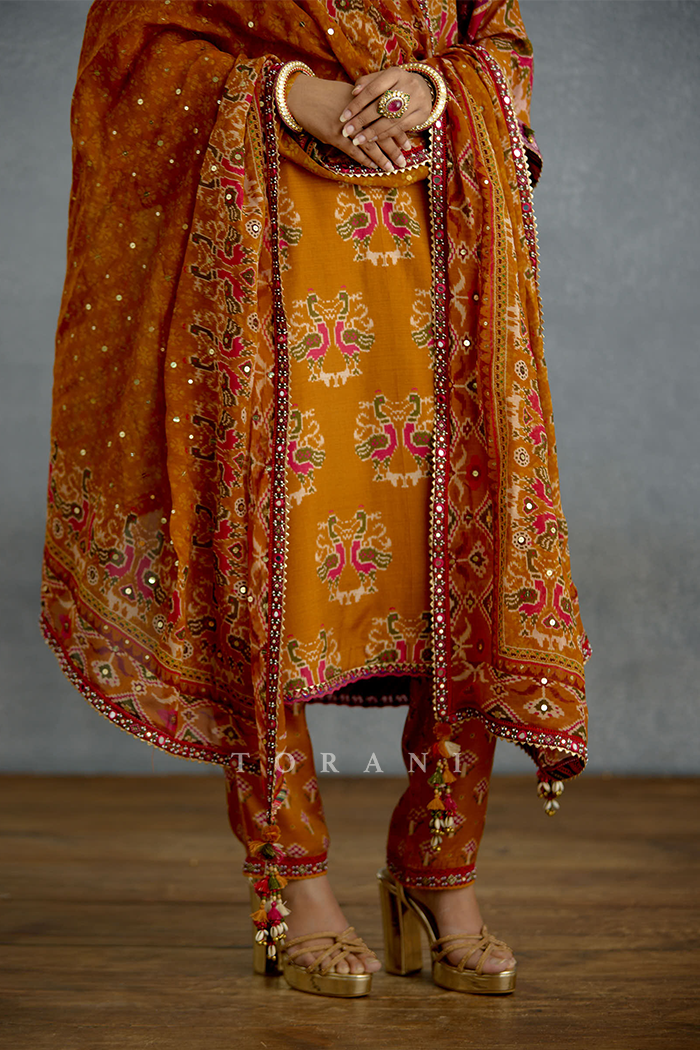 Sunehri Virasa Patola Kurta Set