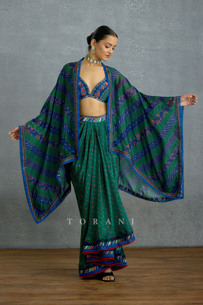 Mayurakshi Neelrang Cape Set
