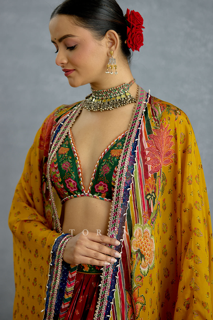 Chitrangi Gulrang Cape