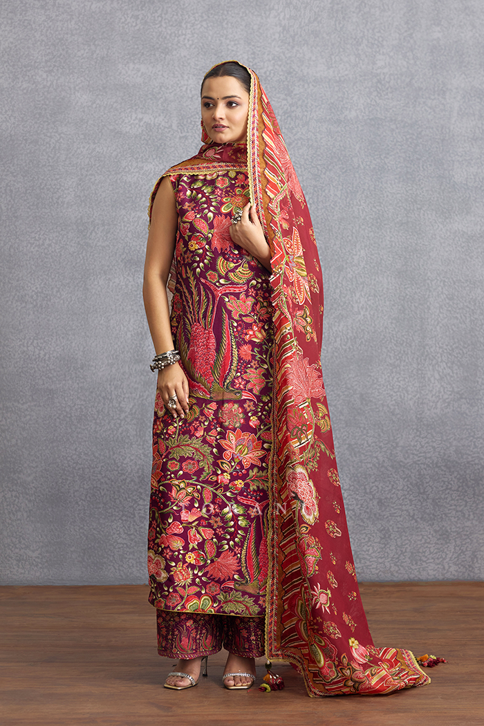 Laalima Tanuja Odhni