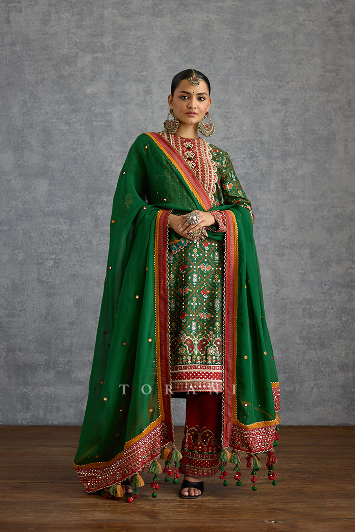 Harit Afsaneh Kurta Set