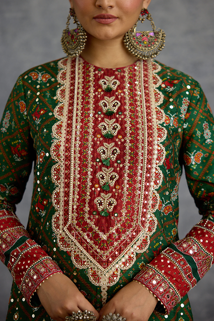 Harit Afsaneh Kurta Set
