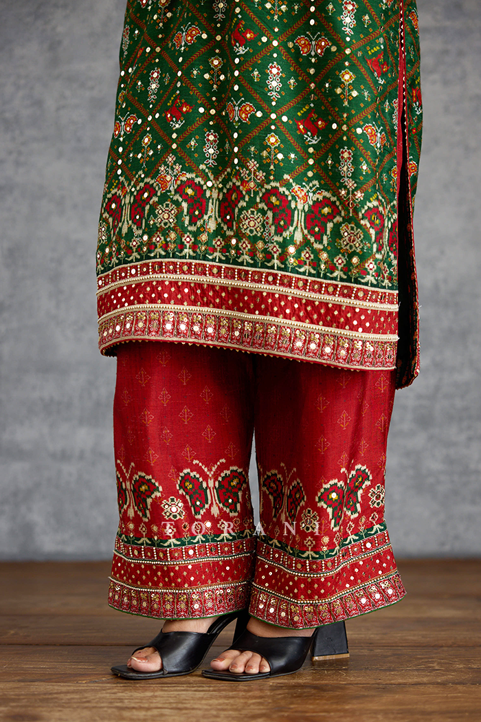 Harit Afsaneh Kurta Set