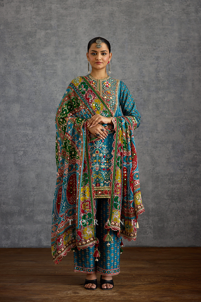 Varnaabha Baroque Kurta Set