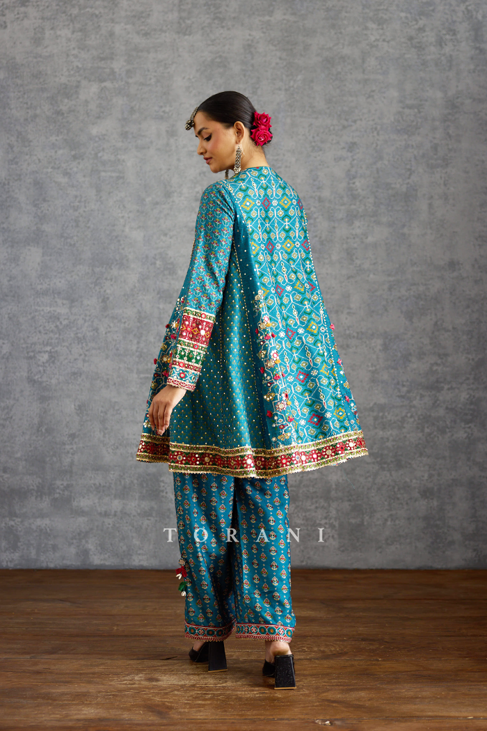Varnaabha Baroque Kurta Set