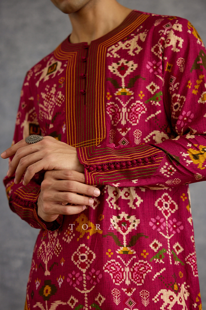 Chitrit Surkh Kurta Set