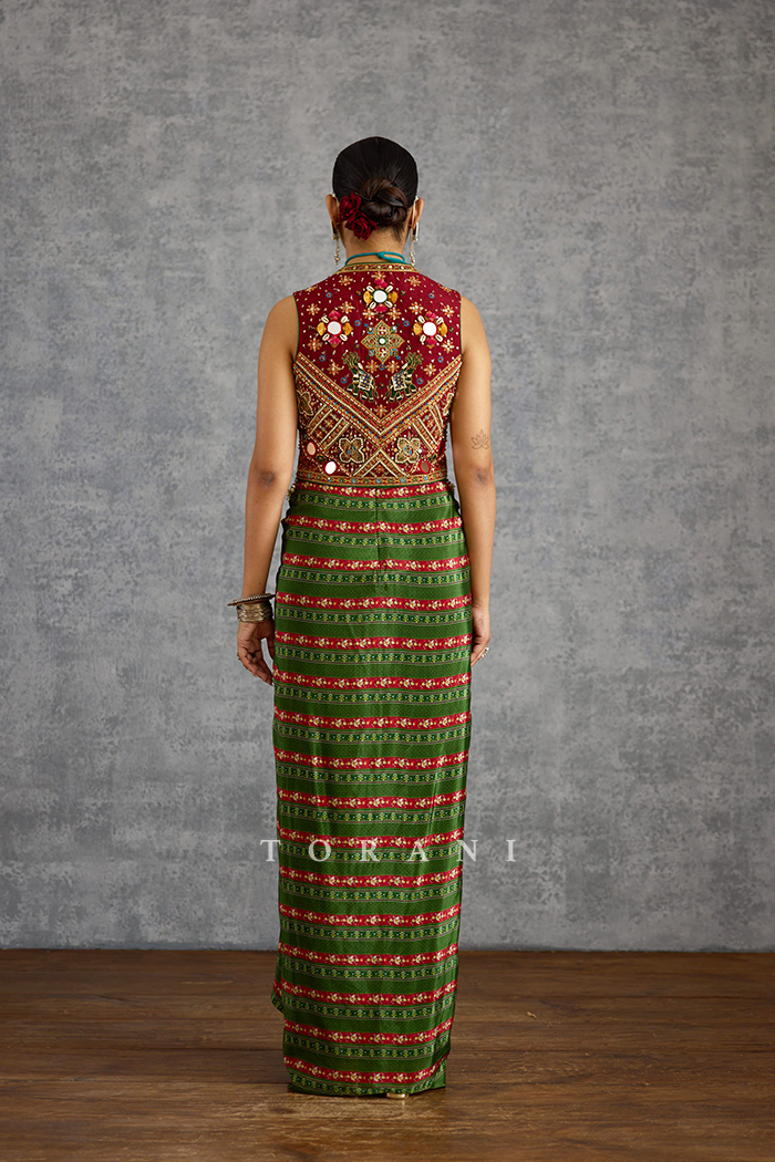 Harit Zamreen Raktangi Jacket Set