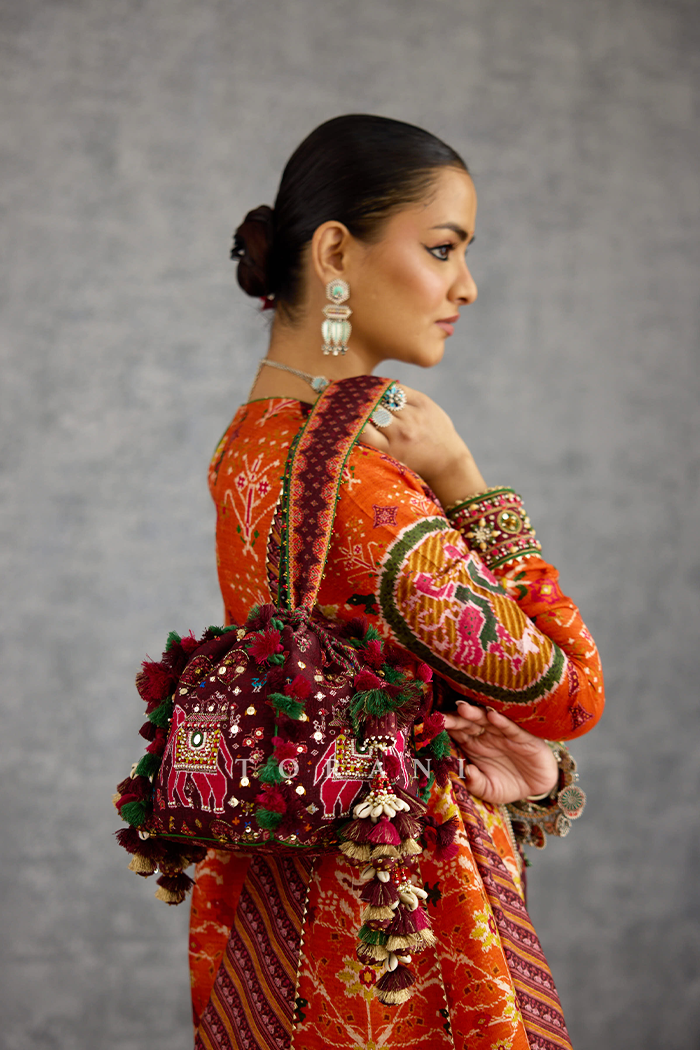 Raktika Khizr Potli