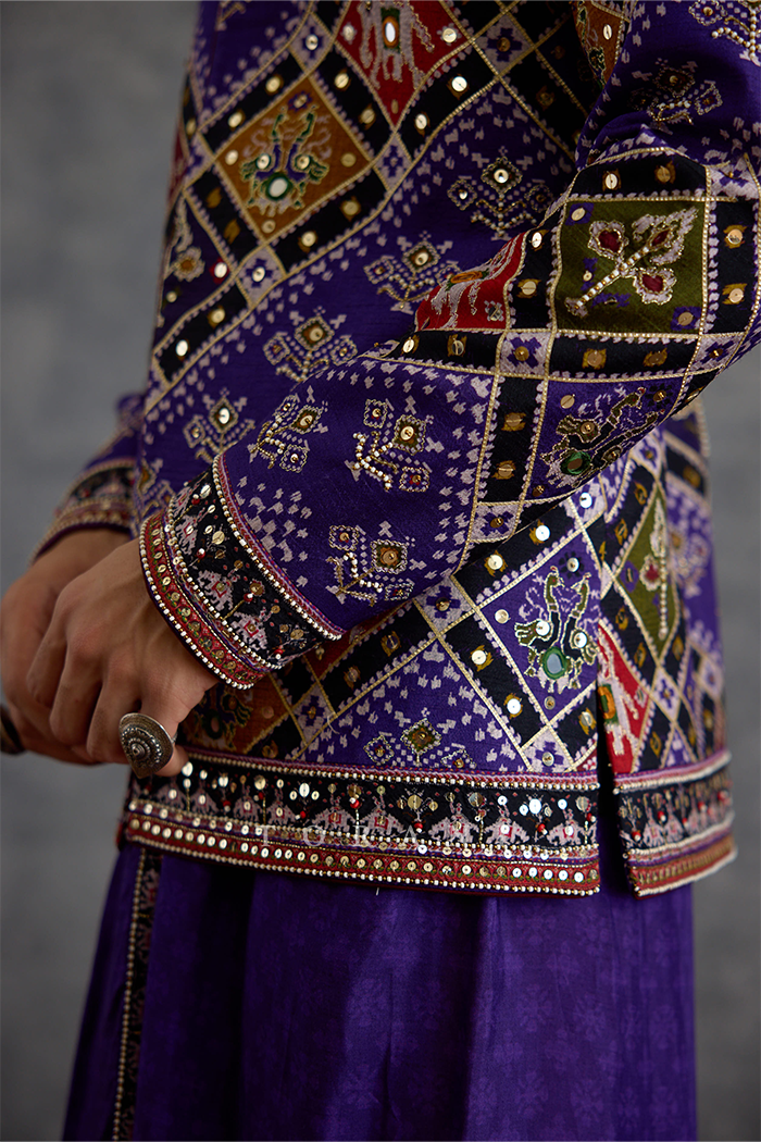 Mura Farhat Bandhgala Set